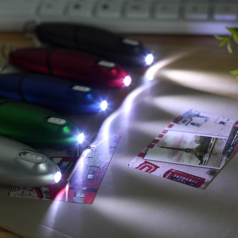 1 PC Creative Multifunctional Screwdriver Blue Ballpoint Pen With LED Light - Mini Protable Key Chain Signing Pen