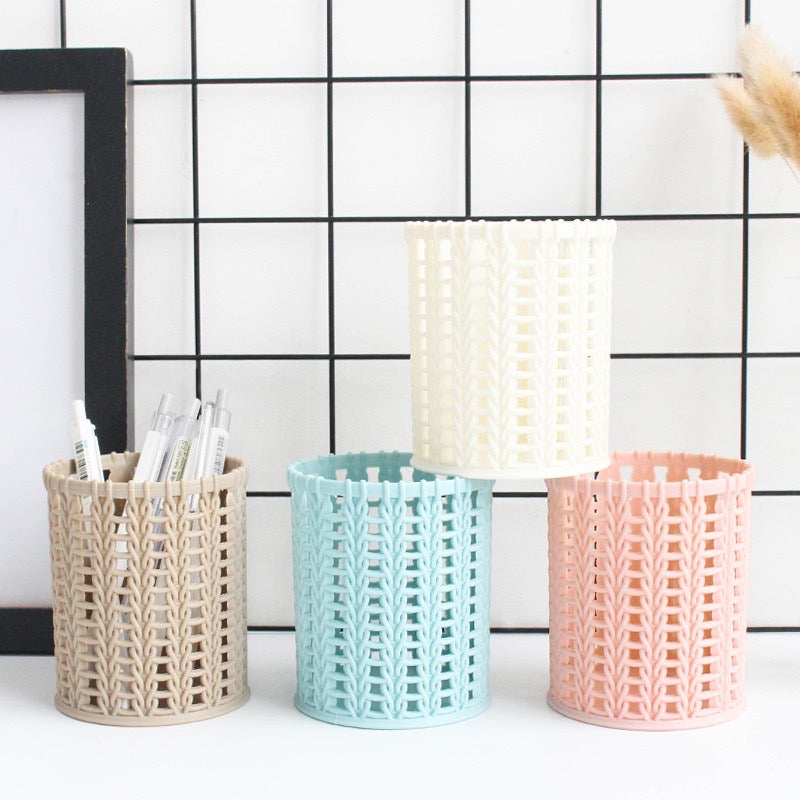 Creative Hollow Pen Penci Holder Brush Storage Container Desk Organizer - Plastic Stationery Pen Holder Office Supplies